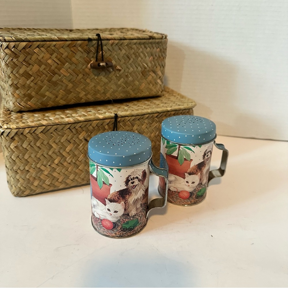 Vintage JSNY Best Friends Salt & Pepper Shaker Set Metal Kittens & Puppies